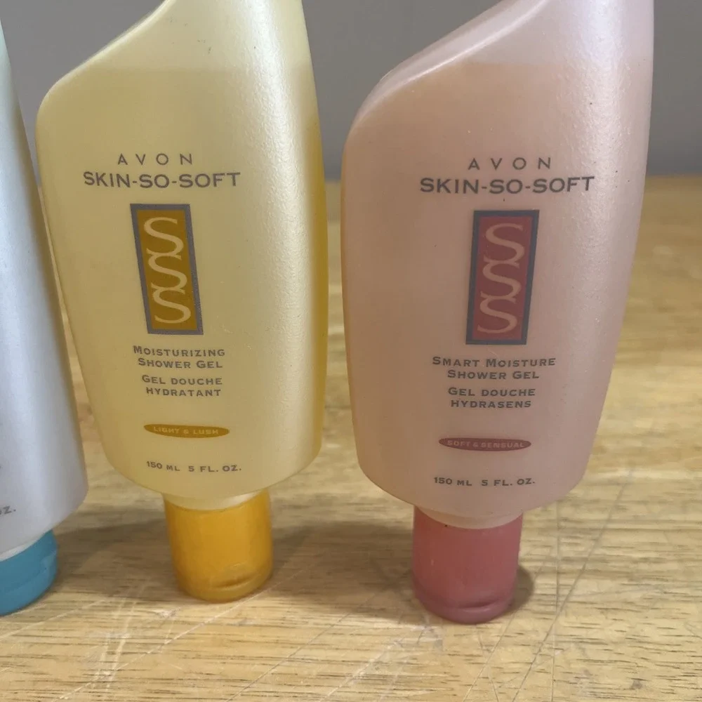 Avon Skin So Soft Soft & Sensual Original Moisturizing‎ Shower Gel 5oz~NOS Hang